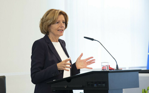 Malu Dreyer spricht bei der Preisverleihung Ideenwettbewerb Ehrenamt 4.0